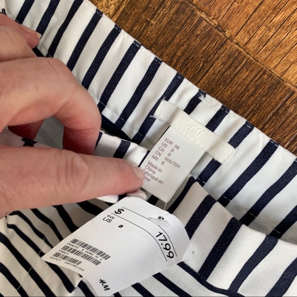 SOLD ebay 🆕Navy & White striped shorts NWT - Picture 4 of 5